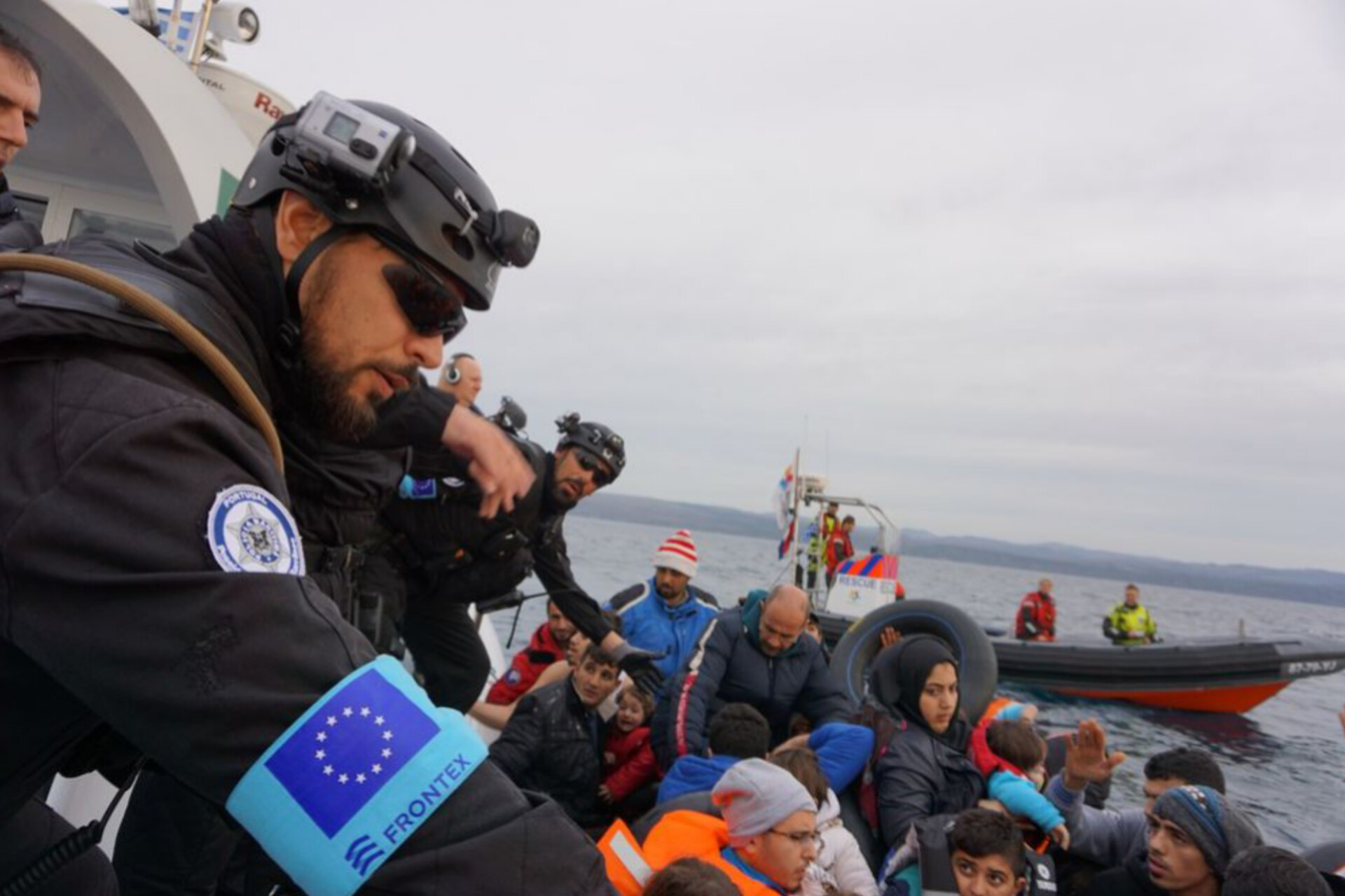 وكالة حماية الحدود الأوروبية «فرونتكس» تستقبل المهاجرين غير الشرعيين