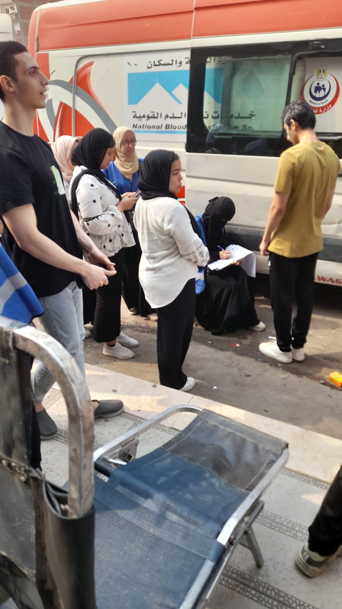 بالصور .. توافد المصريين على حملات التبرع بالدم لصالح الاشقاء الفلسطينيين