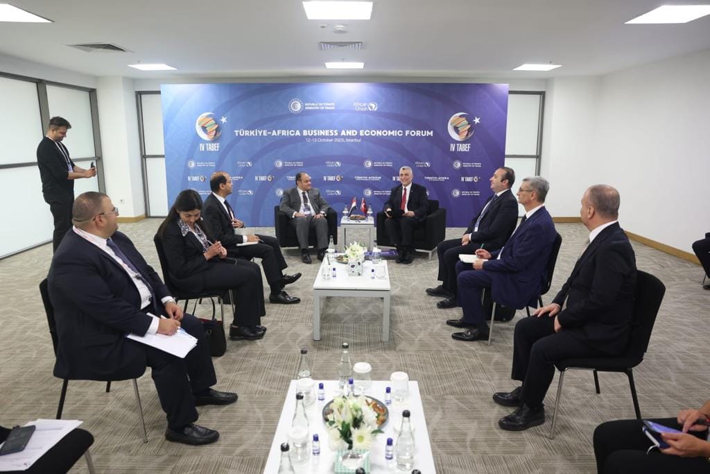 وزير الصناعة يبحث مع نظيره التركي سبل تعزيز العلاقات الاقتصادية  المشتركة خلال المرحلة المقبلة