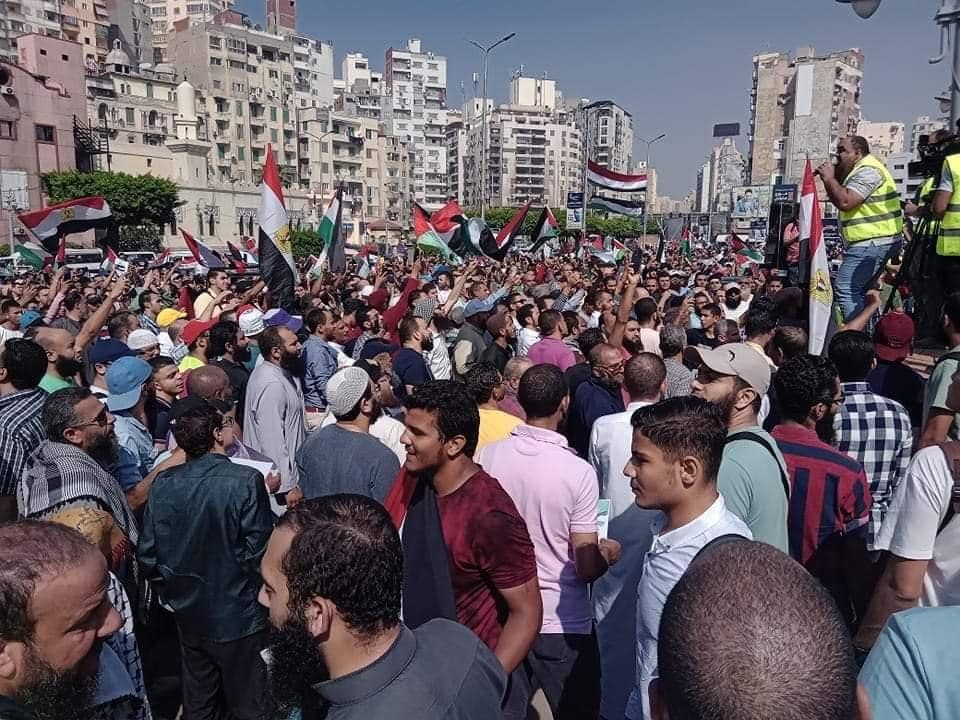 مظاهرات حاشدة تجوب شوارع الاسكندرية لدعم الفلسطينيين ورفض تهجيرهم