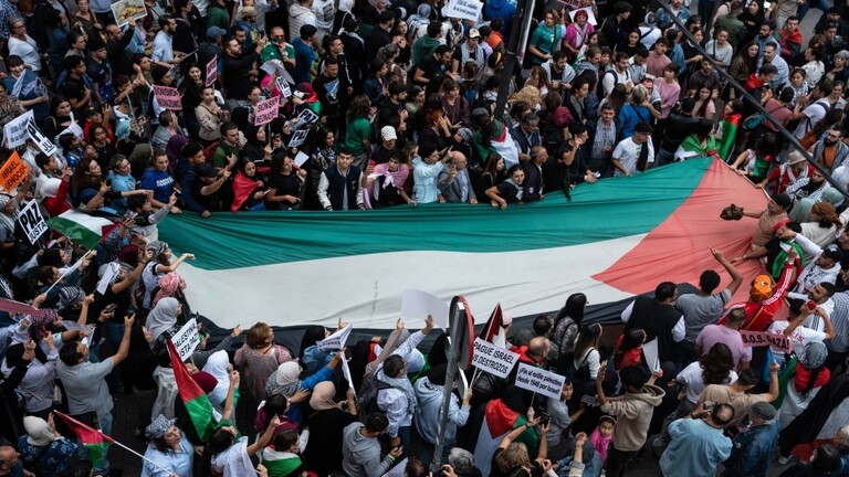 الآلاف يتظاهرون في مدريد تضامنا مع الفلسطينيين وتنديدا بالعدوان الإسرائيلي