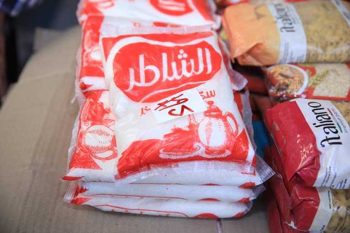 مبادرة مجلس الوزراء.. محافظ سوهاج يتفقد السلاسل التجارية ومنافذ البيع