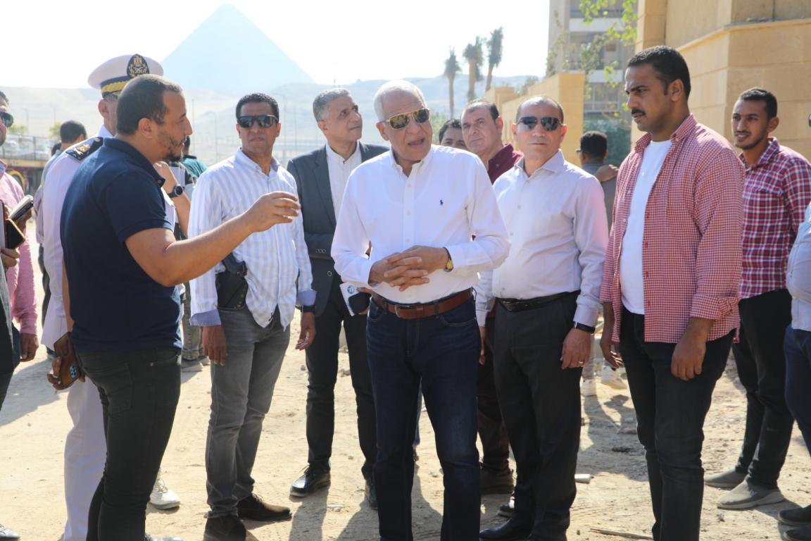 محافظ الجيزة يتابع أعمال التطوير بالمحاور المرورية المؤدية إلى المتحف المصرى بالجيزة