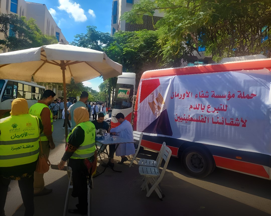 بالصور .. توافد المصريين على حملات التبرع بالدم لصالح الاشقاء الفلسطينيين