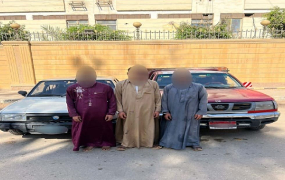 ضبط تشكيل عصابي تخصص في سرقة السيارات بالمعصرة