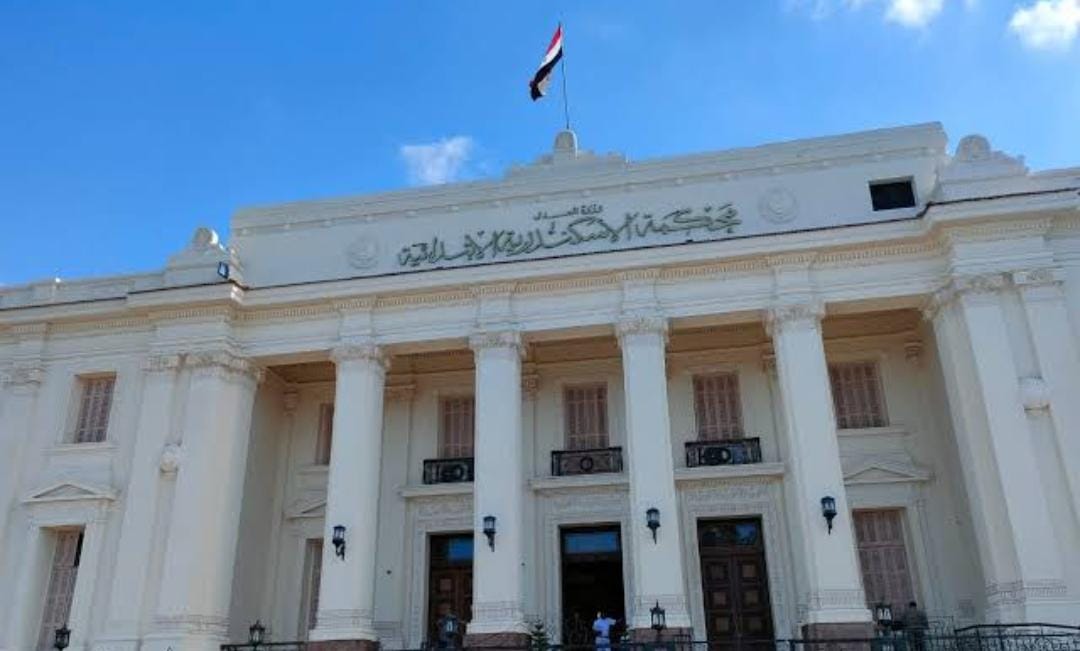 محاكمة 7 متهمين بالاستيلاء على فندق شهير بالإسكندرية