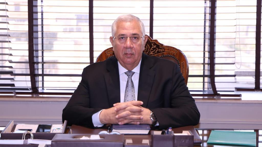 القصير يشدد على مراقبة الأسعار ومنافذ البيع