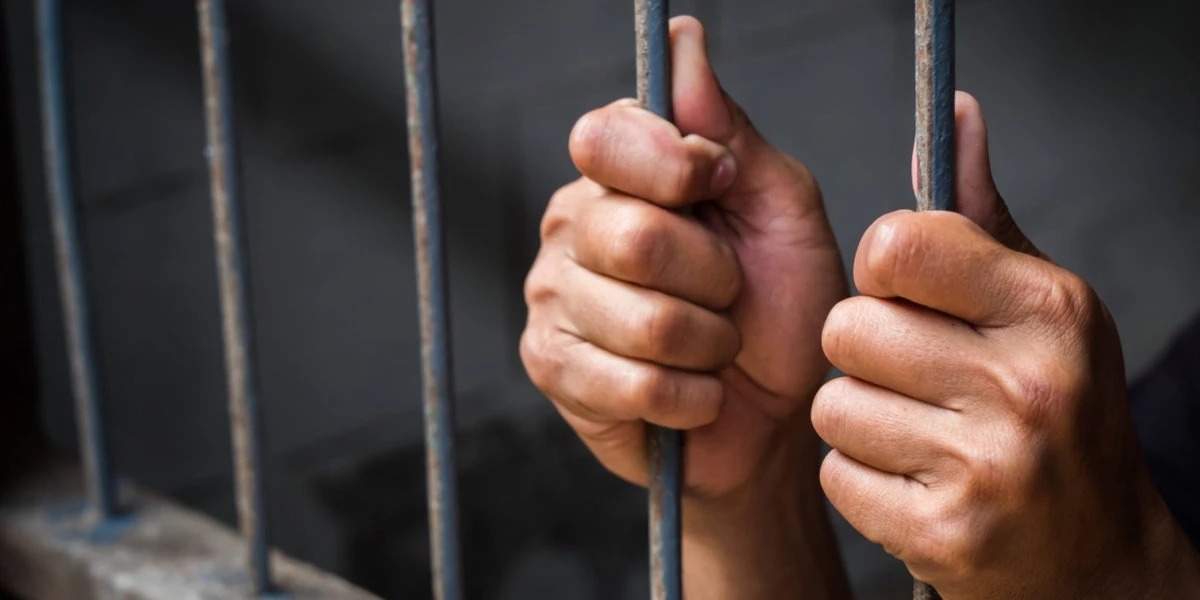 القبض على سائق ميكروباص دهس مواطناً وهرب بالموسكي