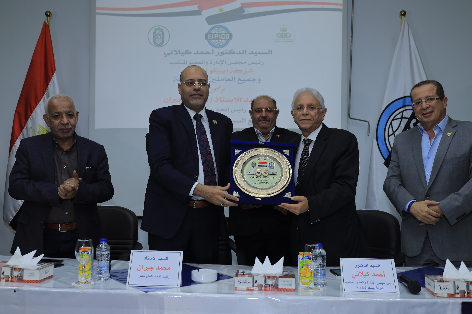 «جبران» يدعو عمال العاشر للمشاركة في الانتخابات الرئاسية