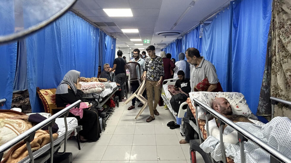 مُحلل سياسي يكشف السر لـ«المصرية».. لُغز ضرب إسرائيل المستشفيات