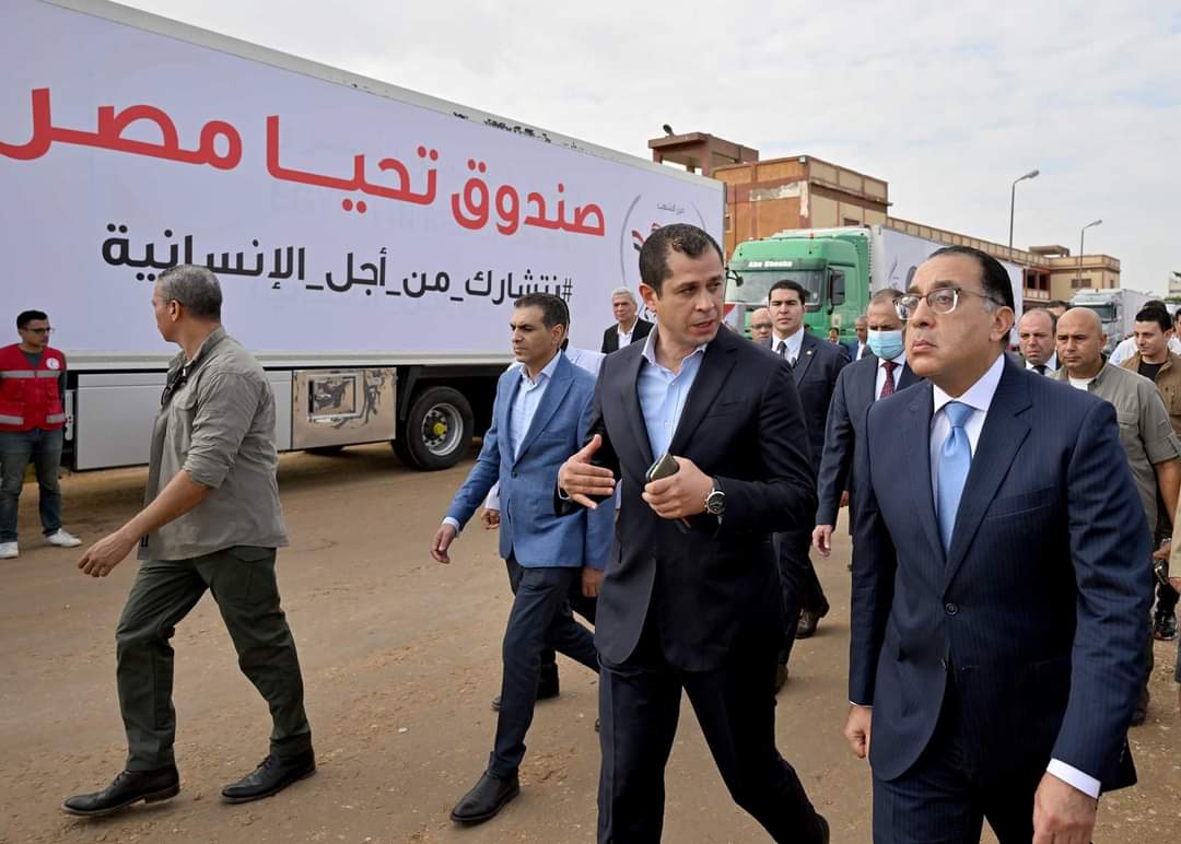 مصر ترسل أكبر قافلة مساعدات إنسانية إلى غزة