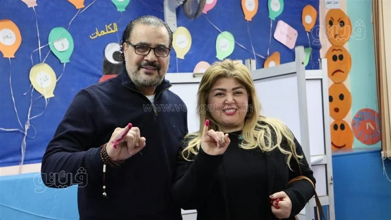 مجدي كامل ومها أحمد يدلون بصوتهم في الانتخابات الرئاسية