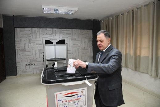 وزير الداخلية يدلى بصوته في الانتخابات الرئاسية 2024
