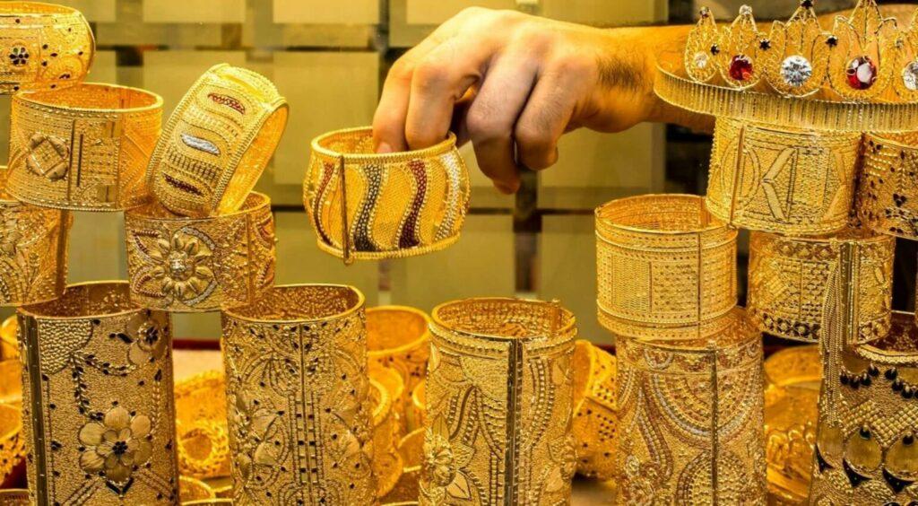 عيار 21 يرتفع 5 جنيهات.. ارتفاع طفيف في سعر الذهب
