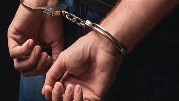 ضبط ميكانيكى سرق ثلاثة طلاب بالإكراه