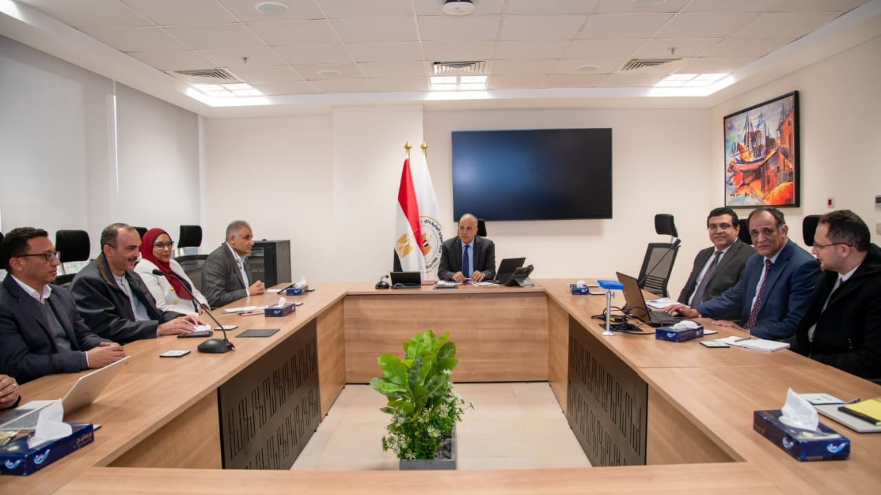الرى: استخدام المواد صديقة البيئة في تأهيل الترع