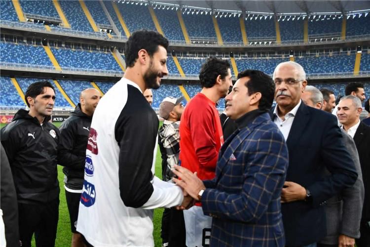 طاقم تحكيم كويتي لودية منتخب مصر أمام تنزانيا