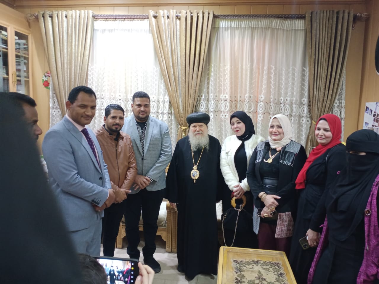 شباب سوهاج يشاركون الإخوة الأقباط احتفال عيد الميلاد المجيد