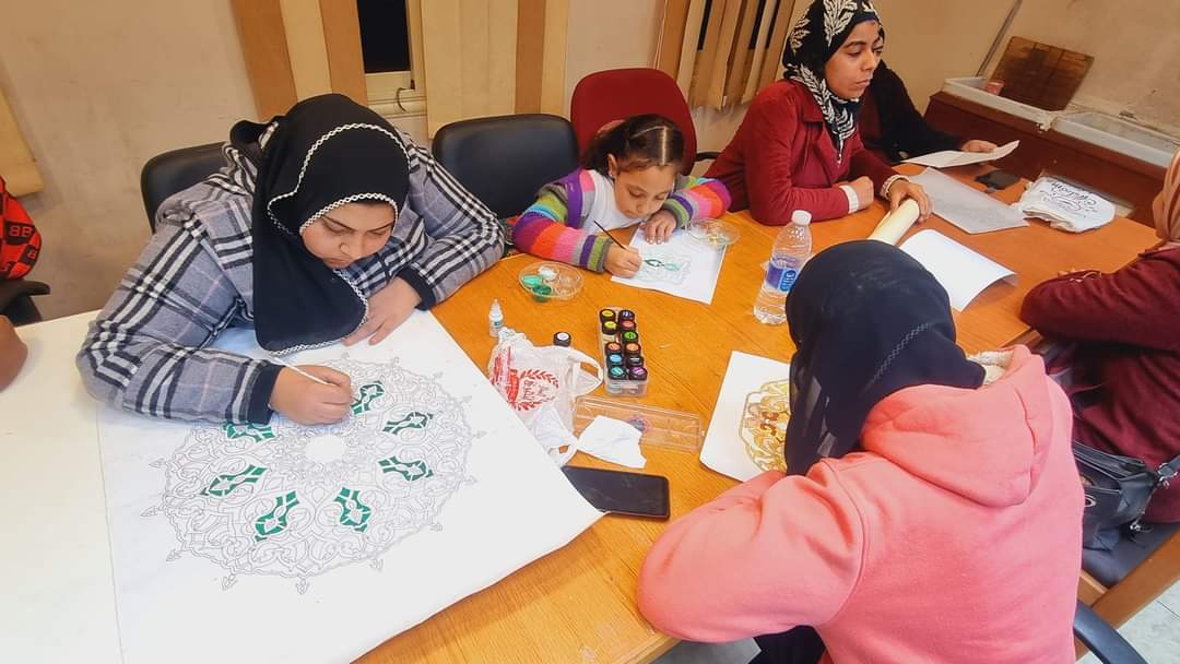 ورشة فنية عن "الزخرفة والتذهيب في الفن الاسلامي" بالمركز الثقافي بطنطا