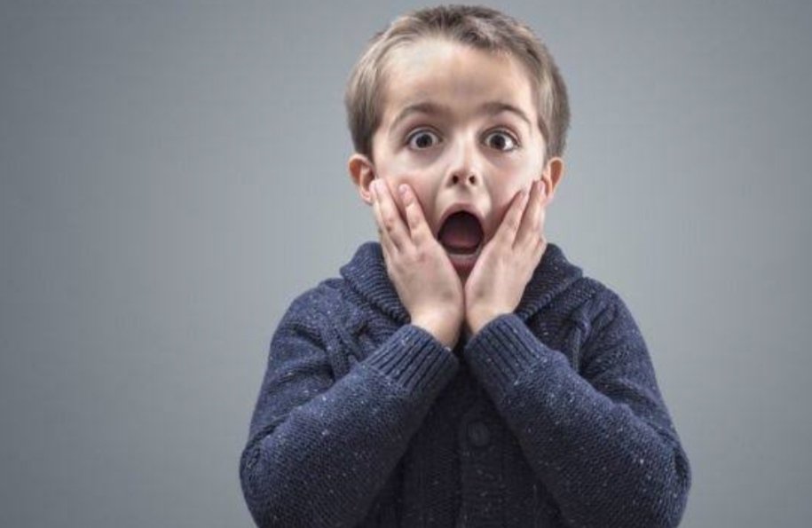 اليونيسيف: 5 أعراض تصيب طفلك عن مشاهدة احداث غزة