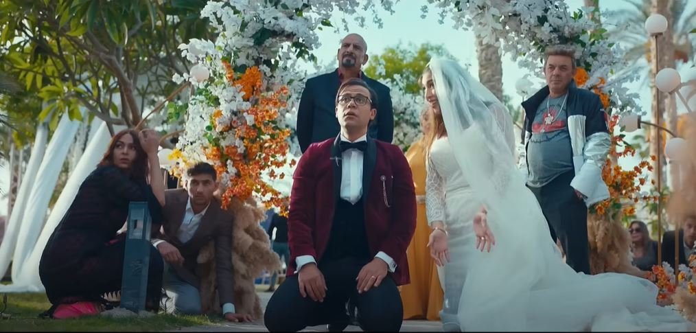 فيلم أبو نسب يخطف الصدارة