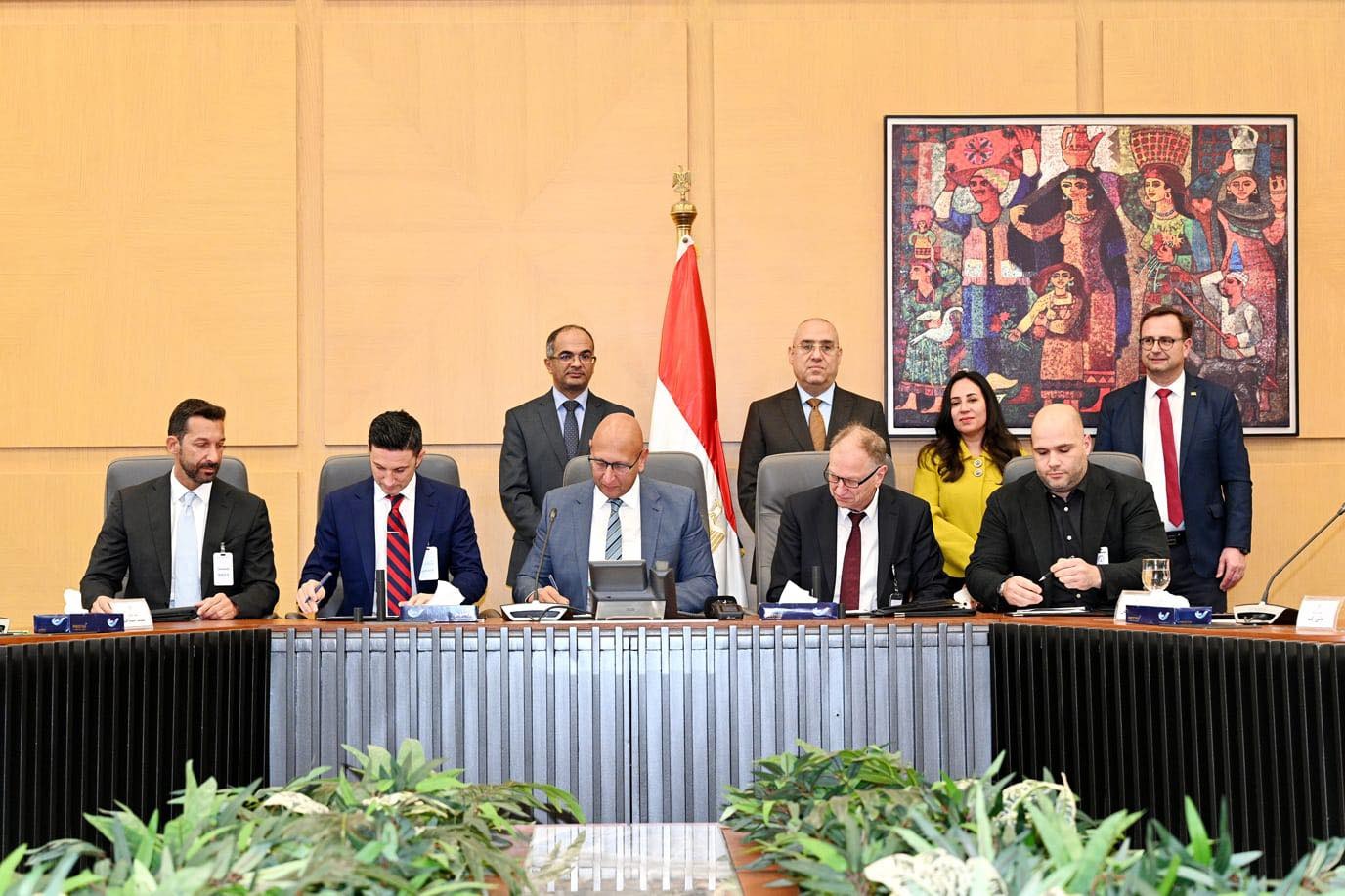 وزير الإسكان يشهد توقيع عدد من البروتوكولات في مشروعات المياه