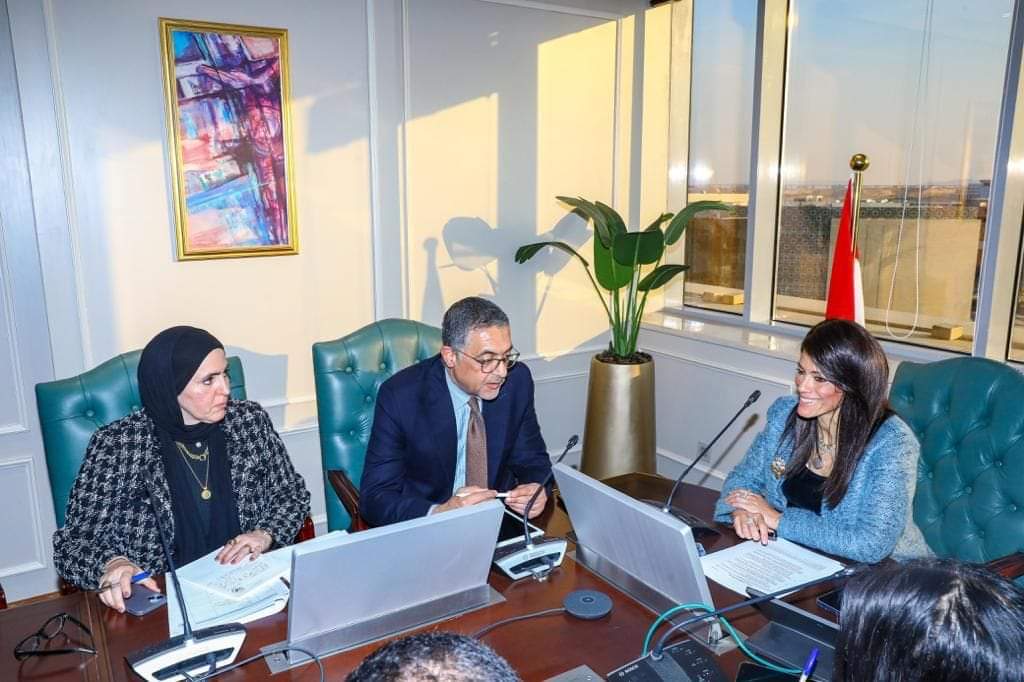 رانيا المشاط تلتقي رئيس هيئة الاستثمار لبحث تعزيز التعاون المشترك بين الهيئة وشركاء التنمية