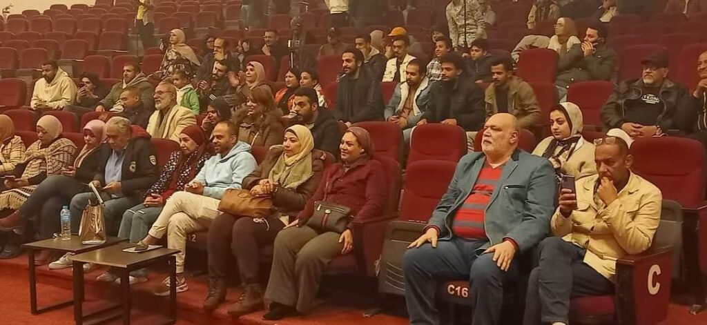 "آخر الأرض" في عروض السويس بنوادي المسرح الإقليمي 