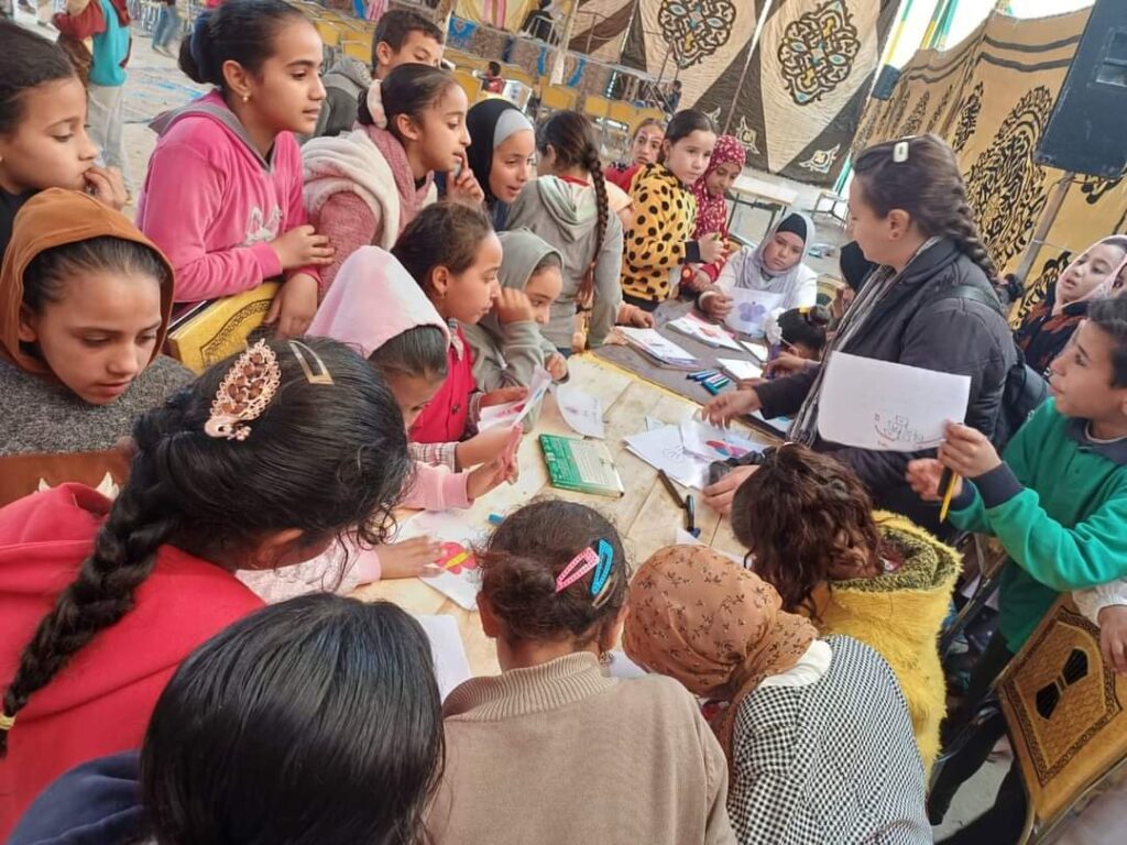 لقاءات وورش للأطفال بقافلة قصور الثقافة بالفيوم 