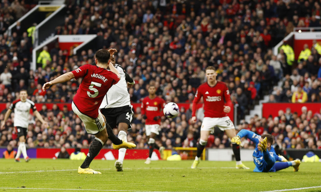 مانشستر يونايتد يسقط أمام فولهام بثنائية في الدوري الإنجليزي