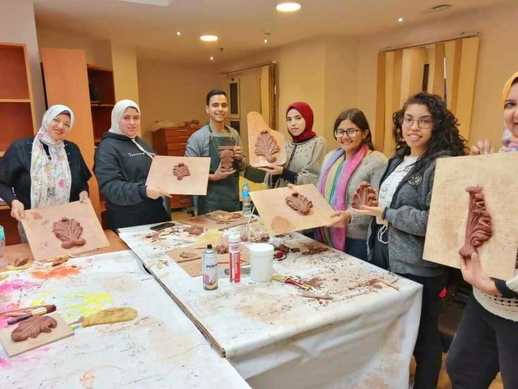بورشة زخارف معمارية.. ثقافة طنطا تختتم الدورة السادسة لصالون الدلتا للشباب