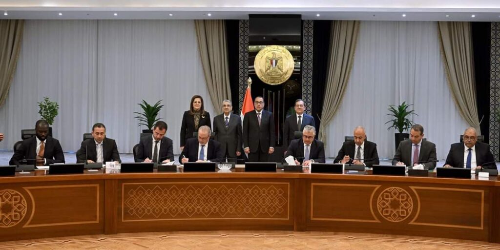توقيع 7 اتفاقيات مع مطورين عالميين لتنفيذ مشروعات جديدة باقتصادية قناة السويس