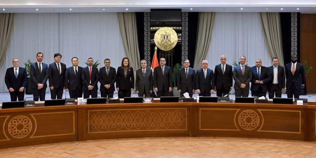 توقيع 7 اتفاقيات مع مطورين عالميين لتنفيذ مشروعات جديدة باقتصادية قناة السويس