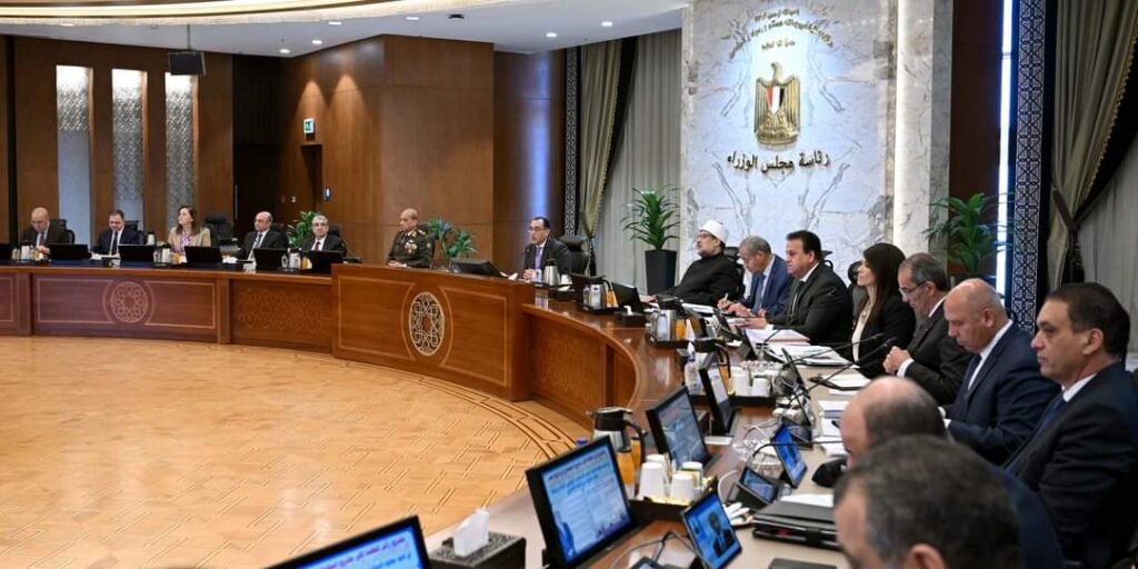 وزير الصحة يؤكد توفير أطقم طبية متخصصة لتقديم الدعم الصحي لمصابي غزة