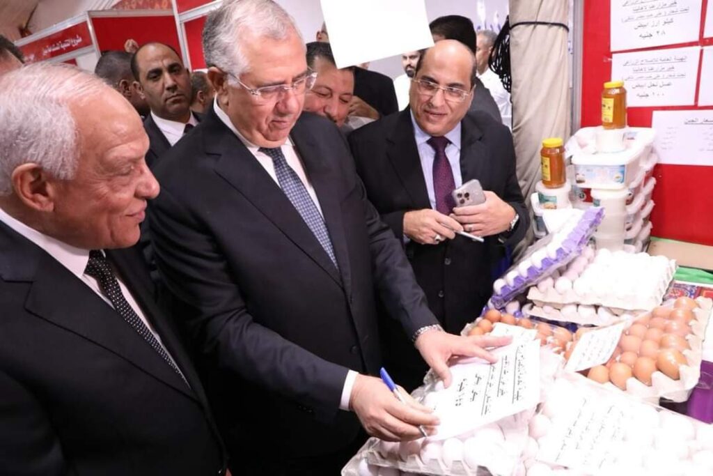 وزير الزراعة السلع متوافرة والاسعار تتجه للانخفاض بفضل جهود الدولة في ضبط الأسواق