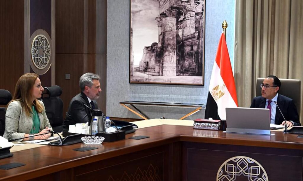 رئيس الوزراء: نحرص على تذليل التحديات أمام الشركات الإيطالية الراغبة في الاستثمار بمصر