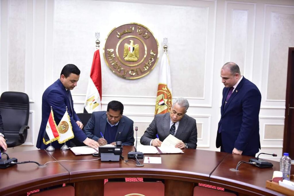 وزير العمل يُوقّع «بروتوكول تعاون» مع معهد «الساليزيان الإيطالي» فرع الأسكندرية