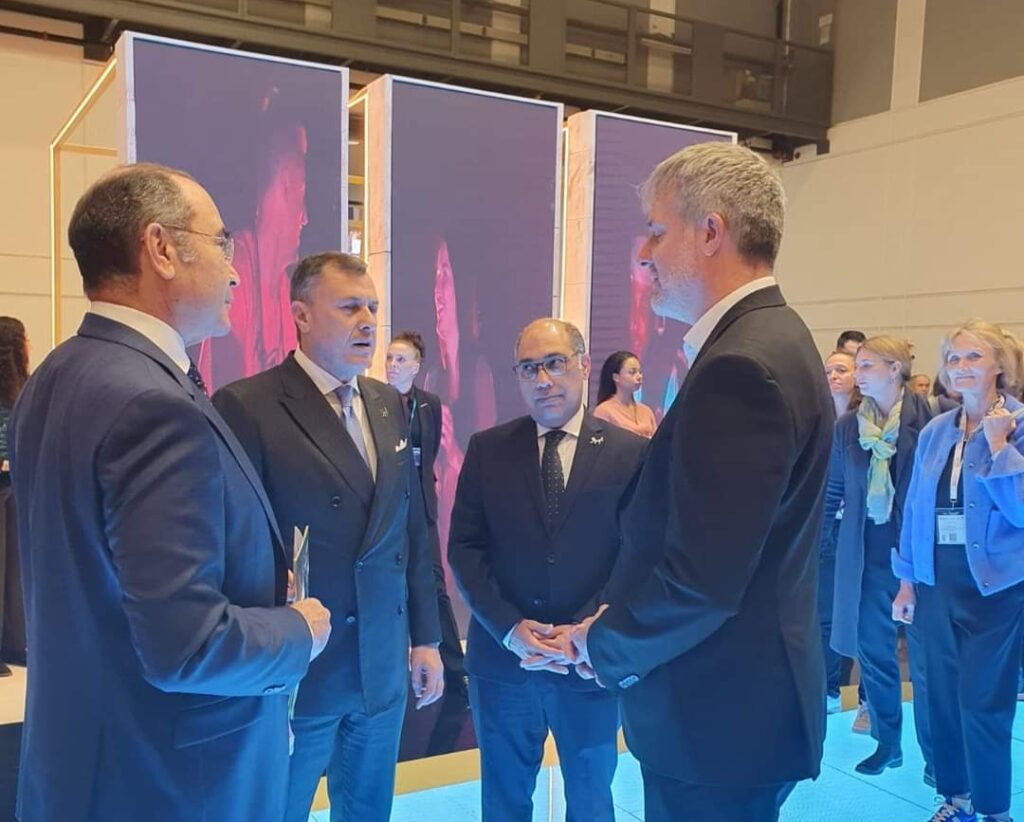 وزير السياحة والآثار يستقبل عمدة برلين بالجناح المصري المُشارك في بورصة برلين السياحية ITB