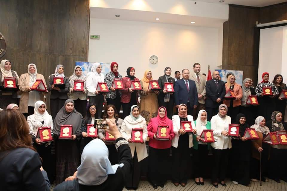 معيط .. يُكريم السيدات الأكثر تأثيرًا في وزارة المالية «صور»