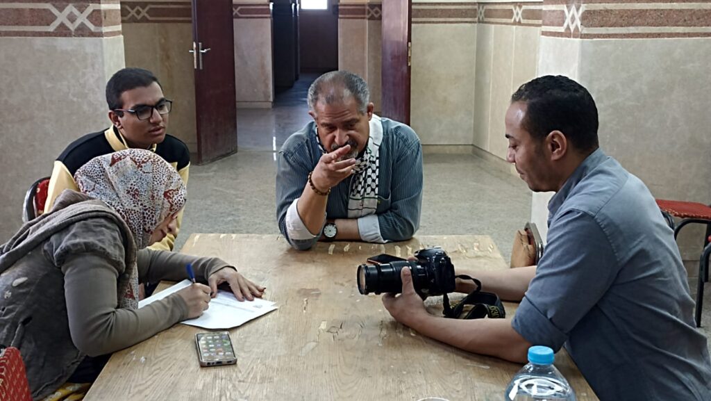 المصور حسن عمار: نساعد شباب الجنوب على توثيق عروضهم المسرحية