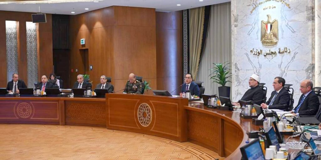 مواعيد العمل للعاملين بالجهاز الإداري للدولة من 9 صباحا – 2 ظهرا خلال رمضان