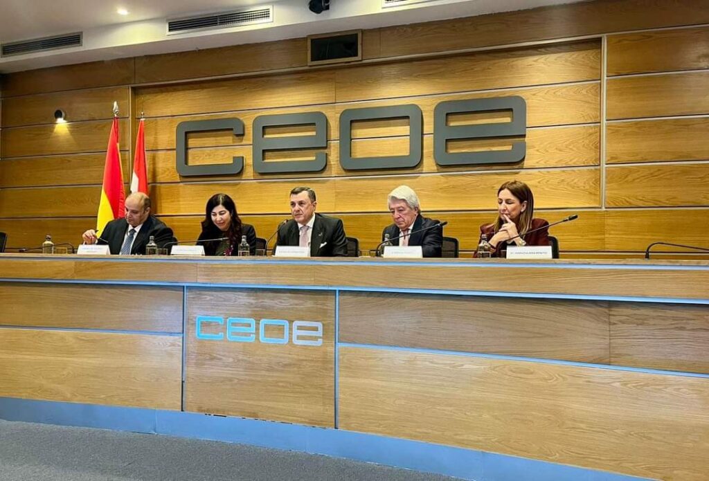 وزير السياحة والآثار يتوجه في زيارة قصيرة للعاصمة الإسبانية مدريد