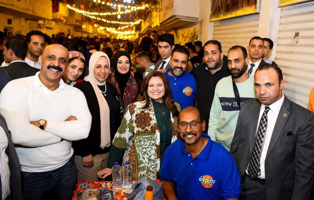 أهالي المطرية يتوجهون بالشكر للسفيرة سها جندي لتشريفها وحضورها حفل الإفطار كأول وزيرة بالحكومة المصرية تشارك فيه