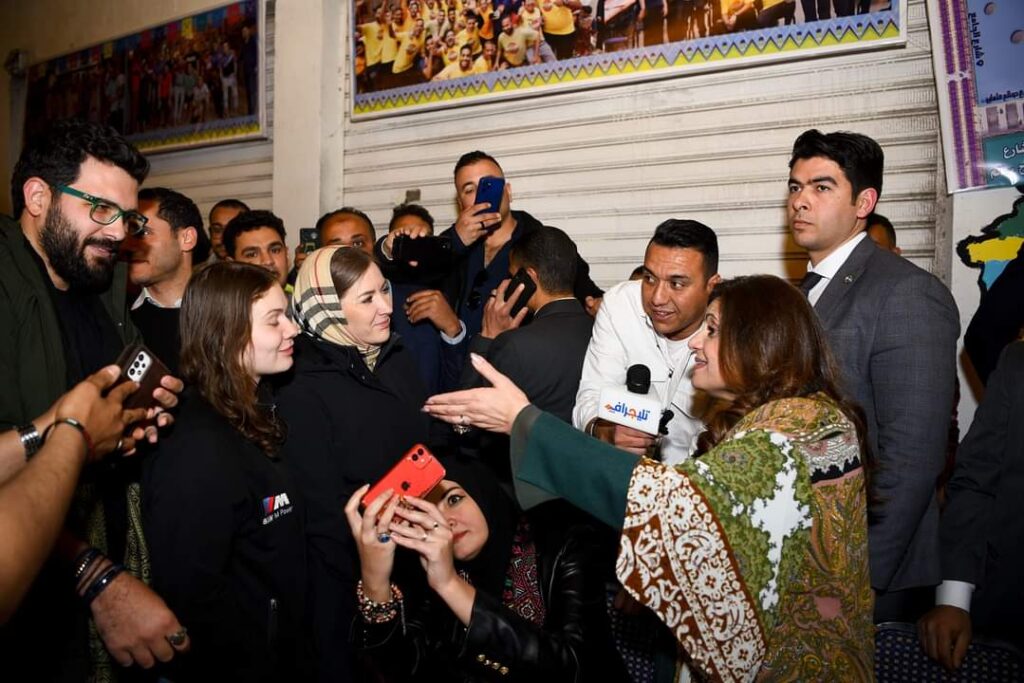 وزيرة الهجرة تشارك في "إفطار المطرية".. وتؤكد: مصر علمت العالم المحبة والتسامح 