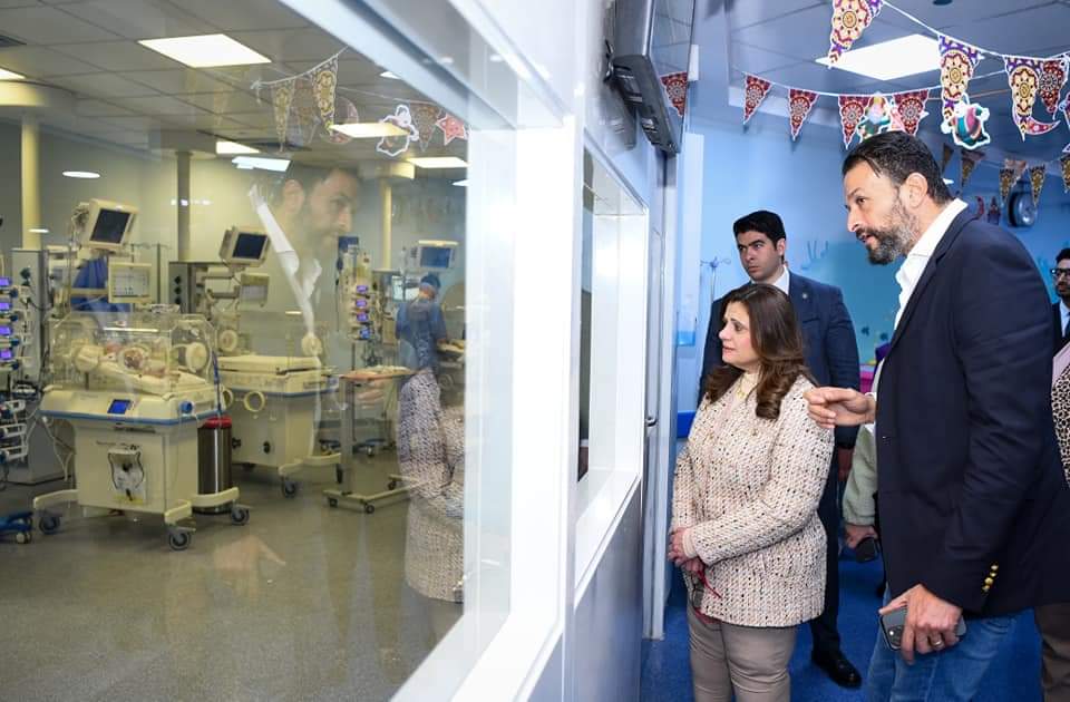 وزيرة الهجرة تتفقد مستشفى الناس لجراحات أمراض القلب للأطفال 