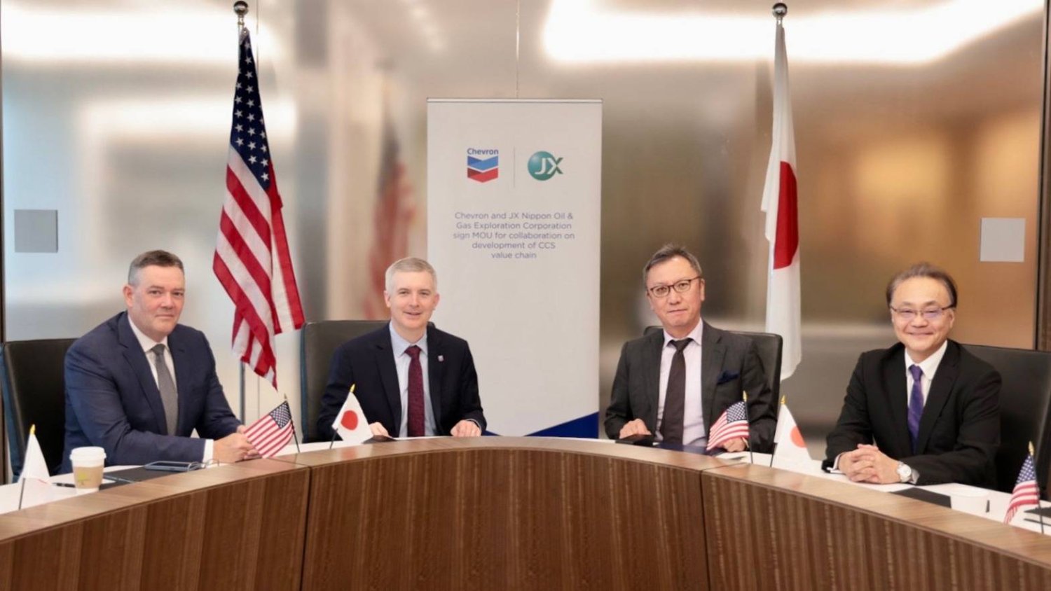 «شيفرون» الأميركية و«جيه إكس» اليابانية توقعان مذكرة تفاهم لمشاريع تخزين الكربون