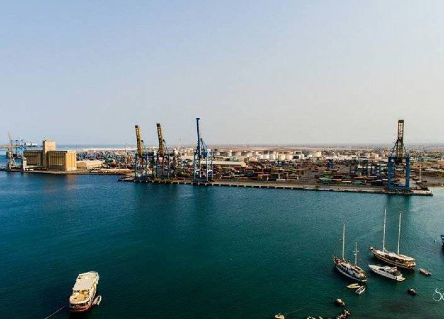 إضراب يشل هيئة الموانئ السودانية احتجاجاً على «تغول» وزارة المالية