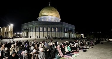 40 ألف فلسطيني يؤدون صلاتى العشاء والتراويح في رحاب المسجد الأقصى