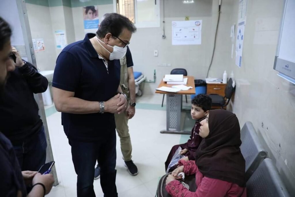 وزير الصحة يتفقد مستشفى ٦ أكتوبر للتأمين الصحي بالدقي ويشيد بانضباط المنظومة 