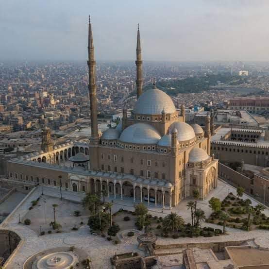 وزارة السياحة تتابع سير العمل واستقبال الزائرين بالمتاحف والمواقع الأثرية خلال عيد الفطر